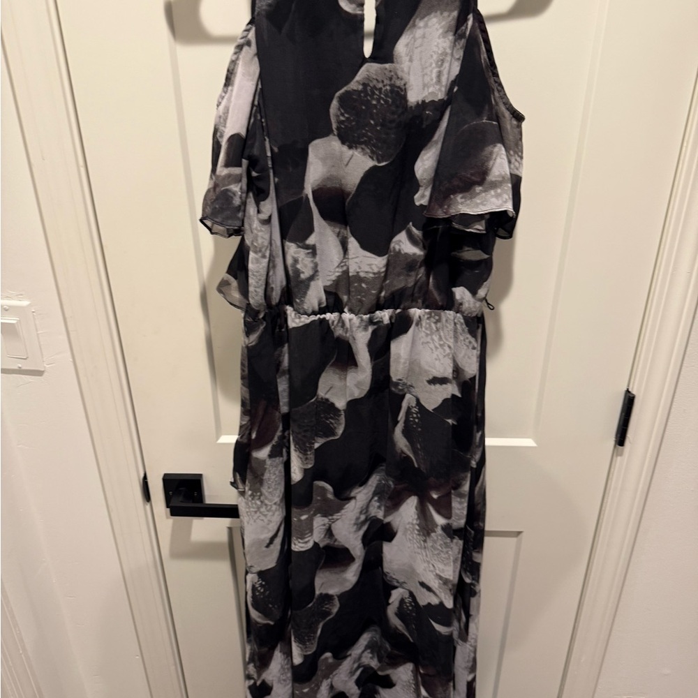 Colleen Lopez cold shoulder Black and Gray Maxi Dress - Picture 2 of 6